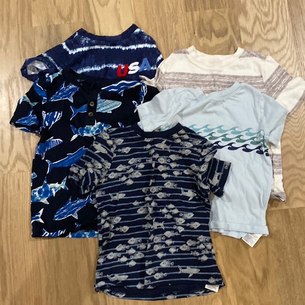 Bundle of 5 boys old navy t shirts. 4T